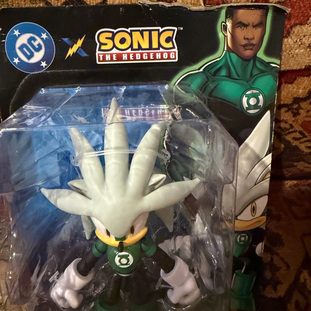 Silver The Hedgehog W/The Green Lantern From DC Comics 5” Figure NIB **See Dets - Picture 5 of 7
